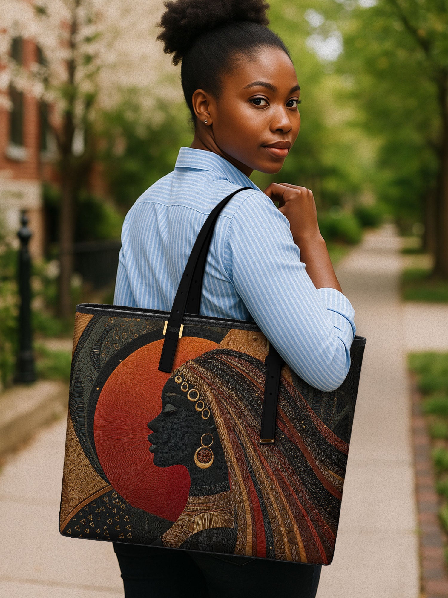 Goddess In Eclipse Sleek Leather Tote QR0XD085