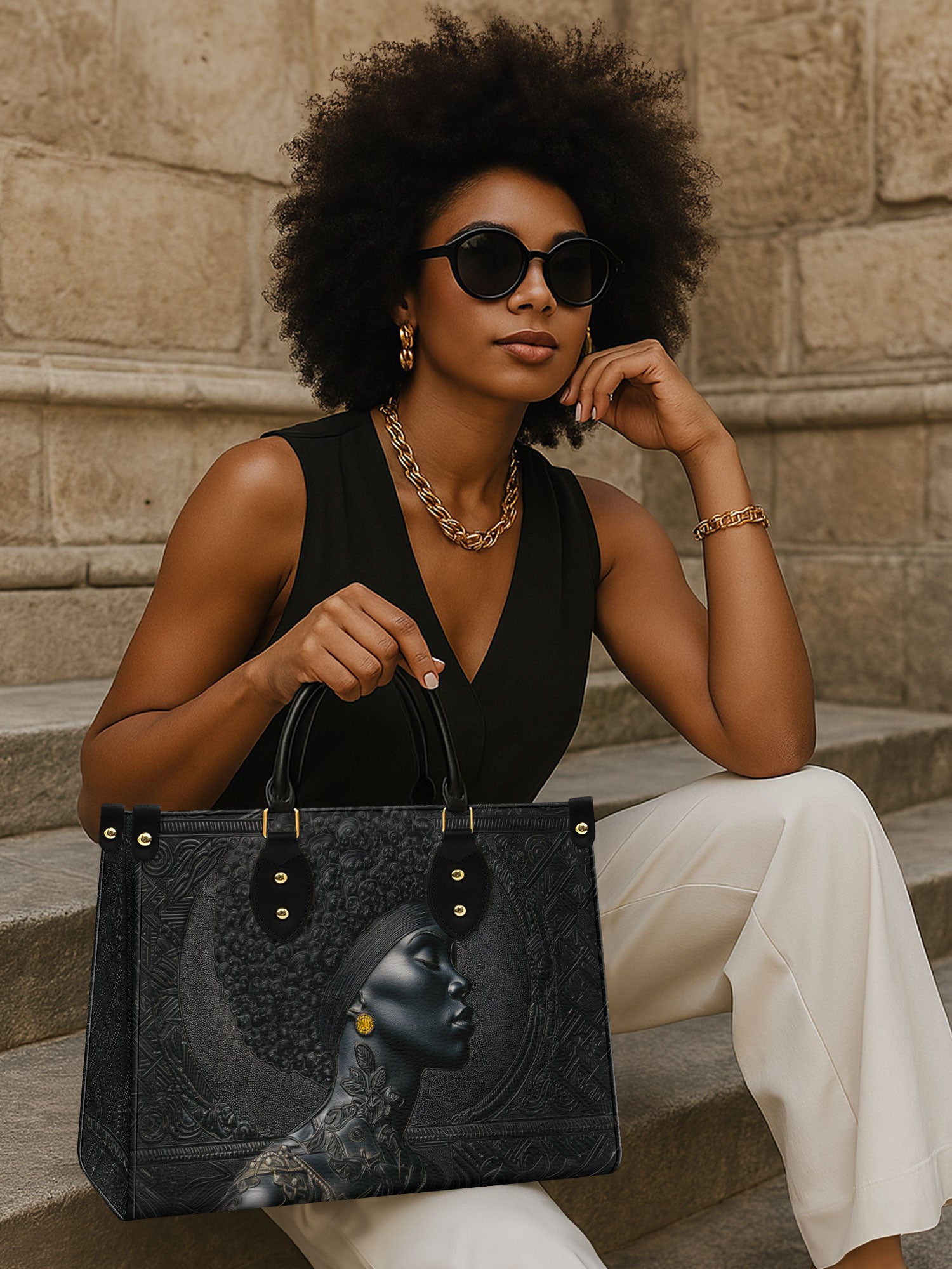 Crowned In Onyx Premium Leather Handbag QR0XD119