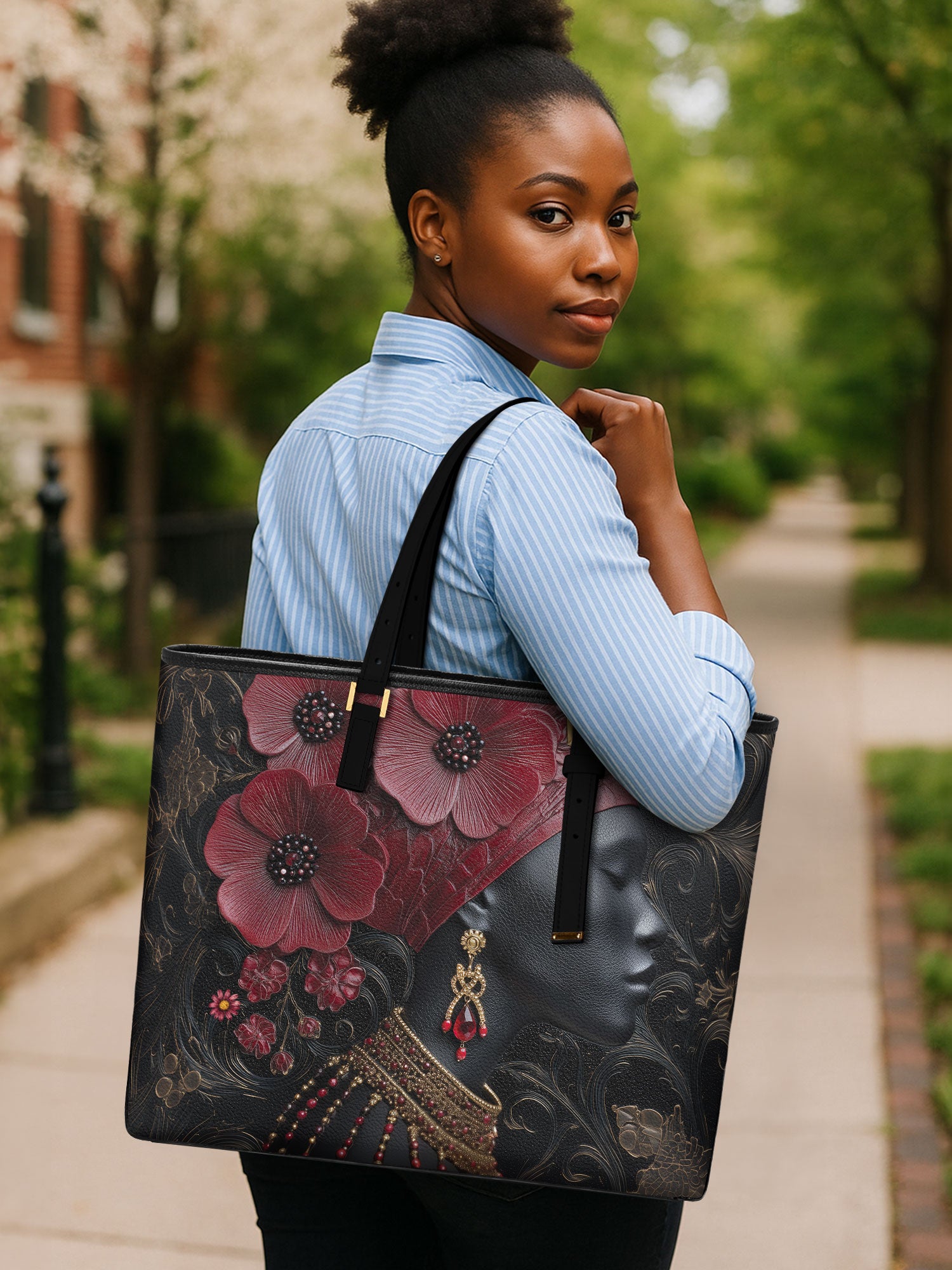 Flare Petal Sleek Leather Tote QR0TD195