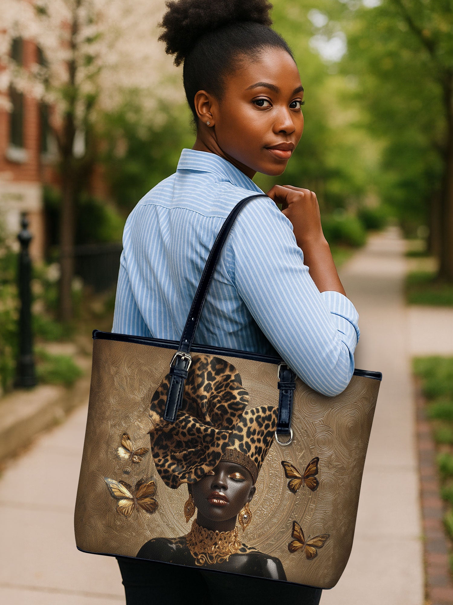 Absolute Allure Leather Bucket Bag QR0XD757