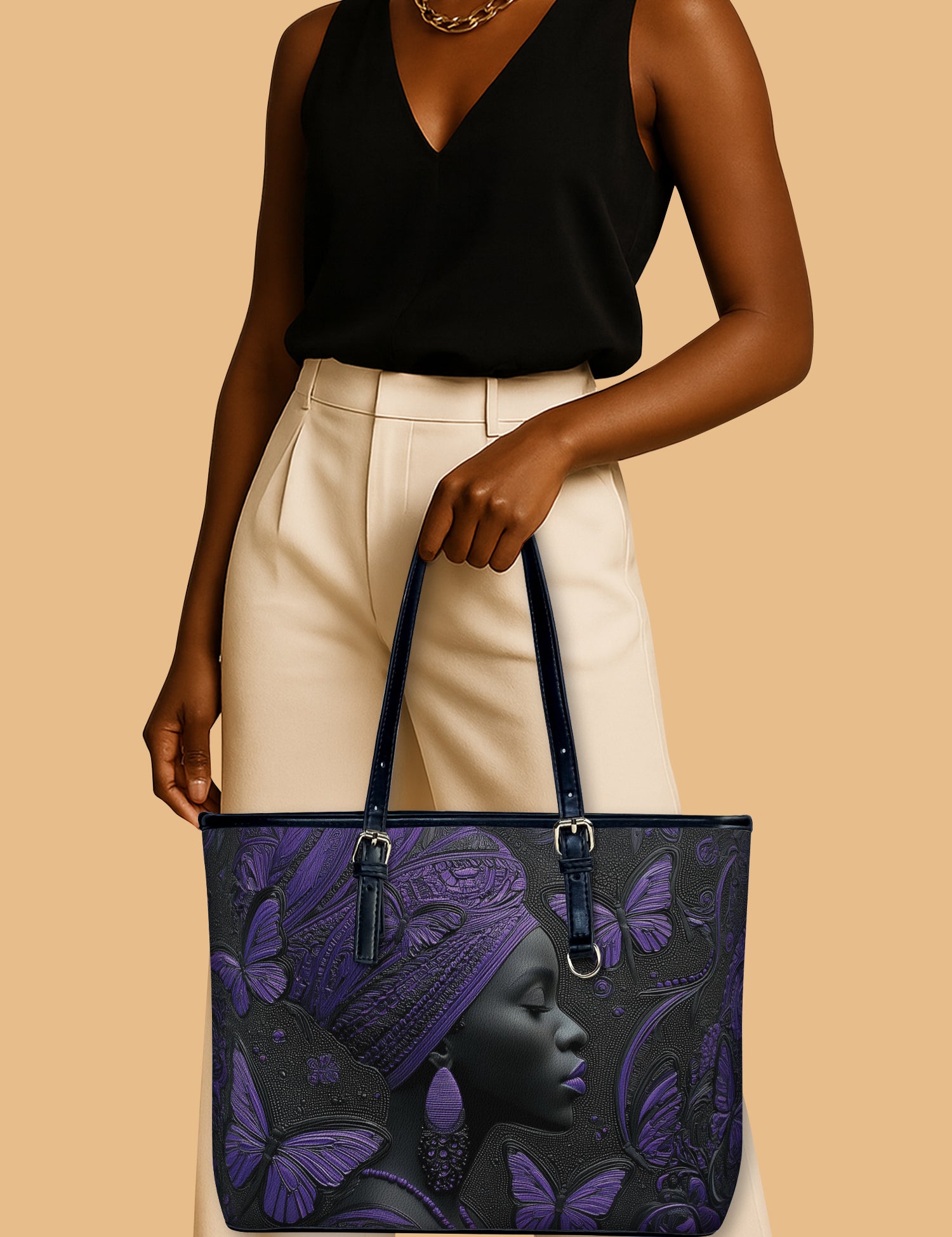 20251023_Bucket-Bag_Majesty-Known_ARND135_ADSG010_FOCUS_3.jpg