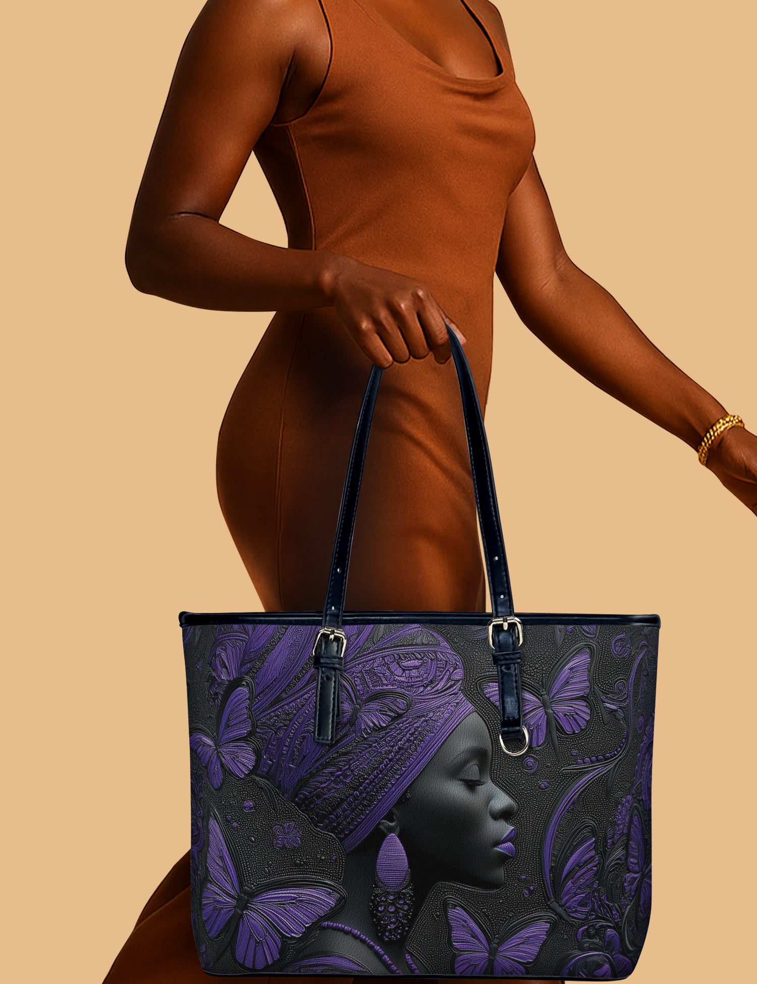 20251023_Bucket-Bag_Majesty-Known_ARND135_ADSG010_FOCUS_4.jpg