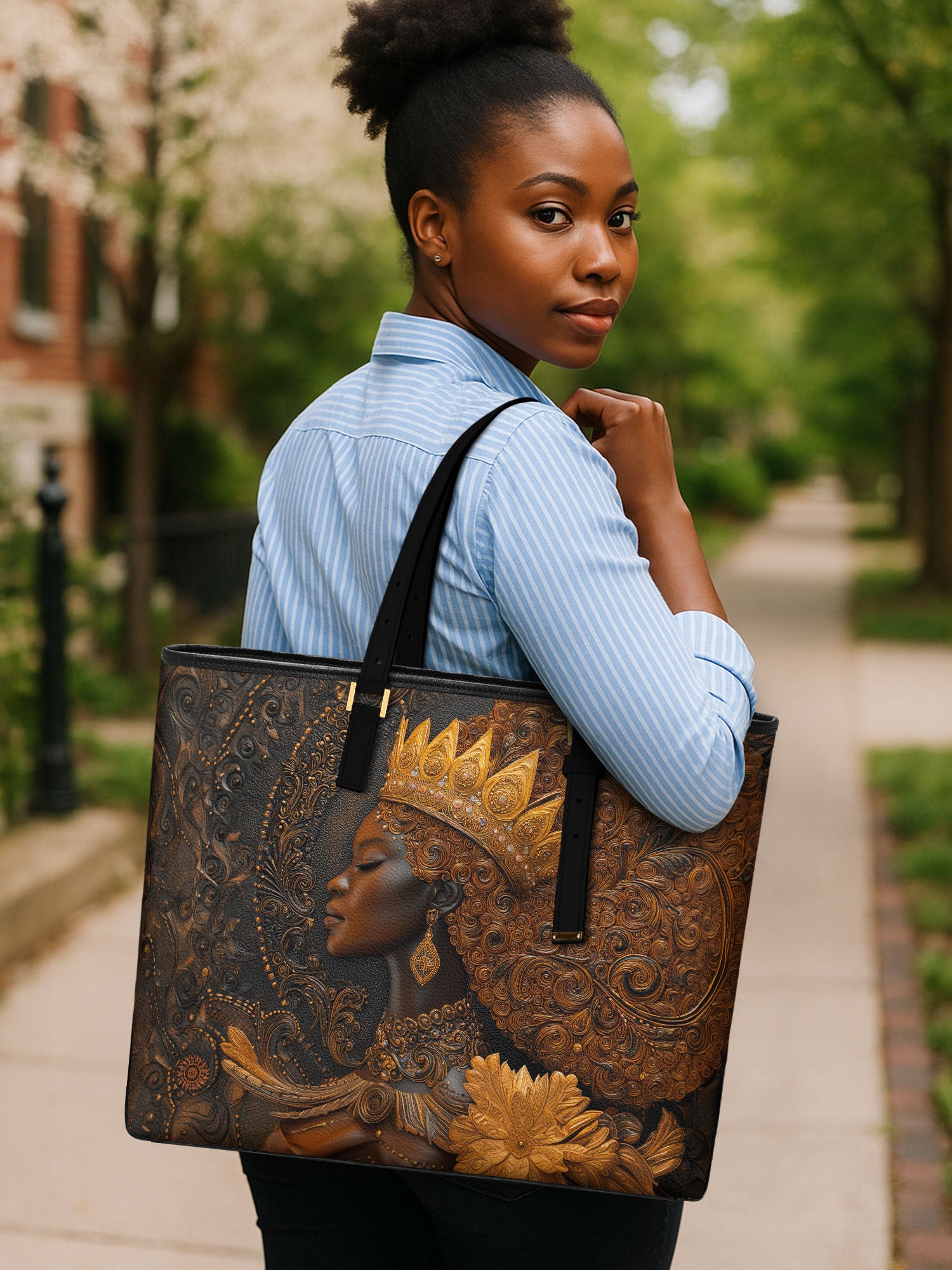 Queen Rising Sleek Leather Tote QR0XD122