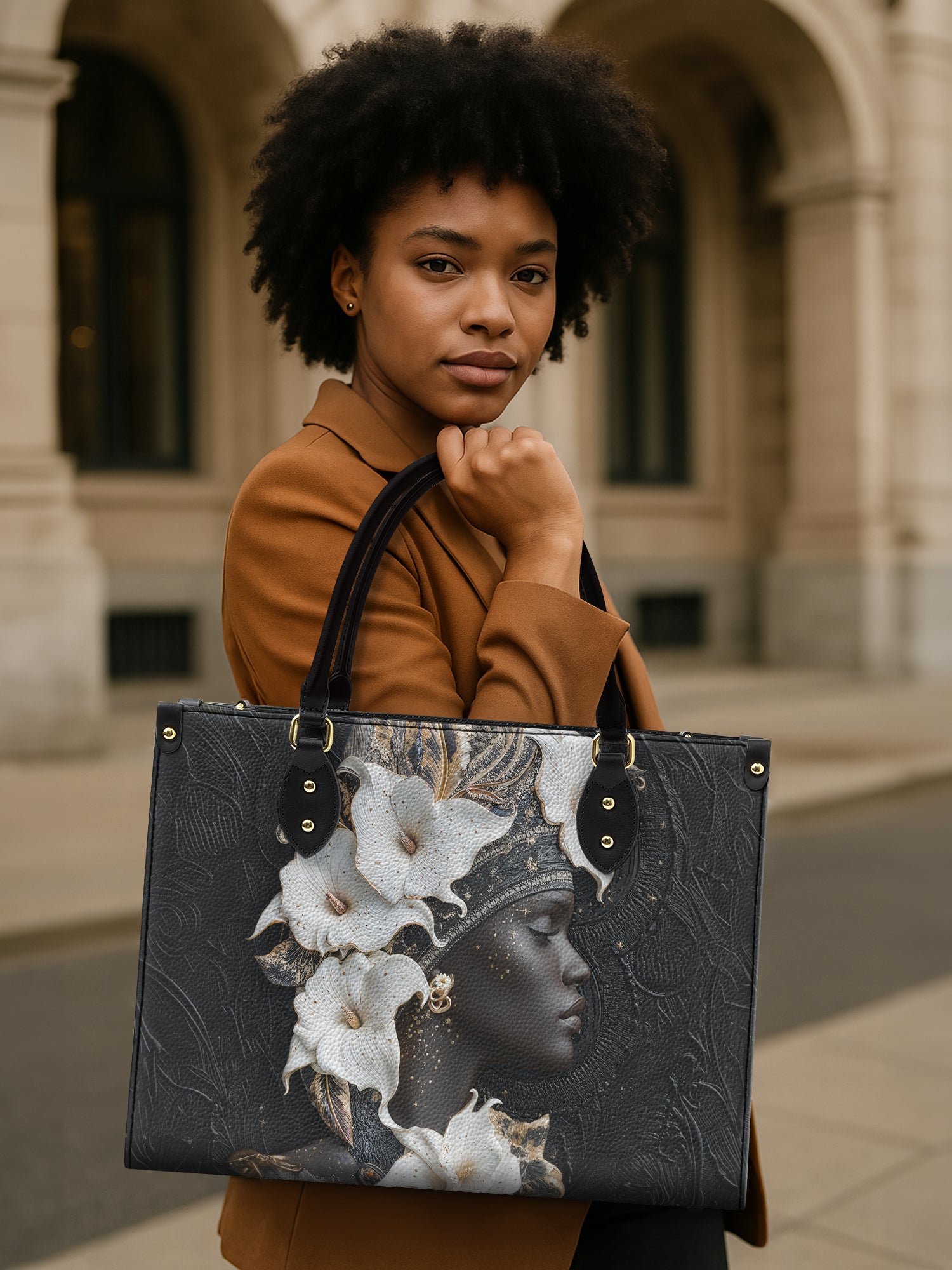 Noir Serenity Premium Leather Handbag QR0TD213