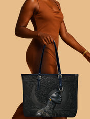 Crowned In Onyx Leather Bucket Bag QR0XD728