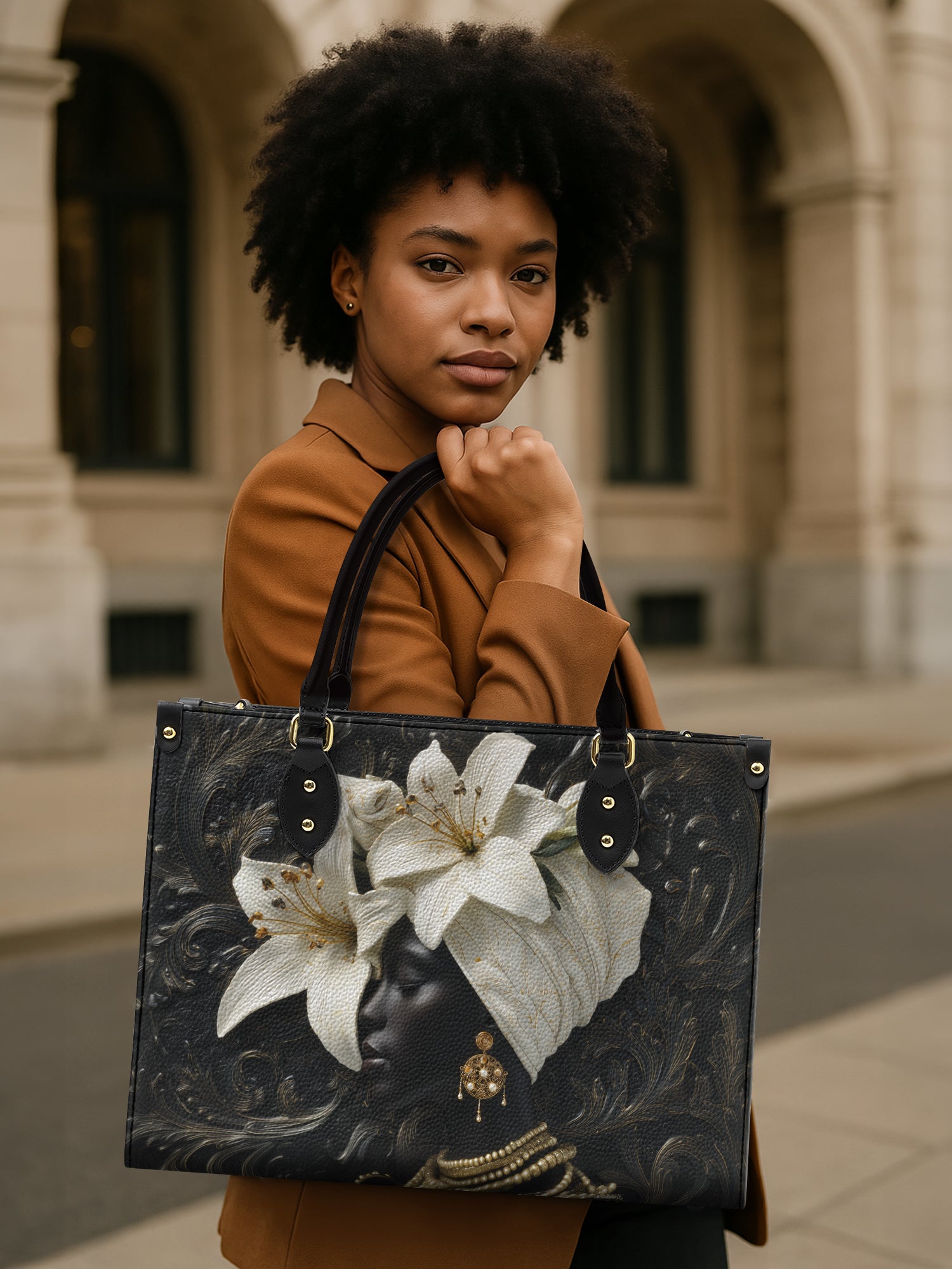 Ivory Lily Goddess Premium Leather Handbag QR0XD334