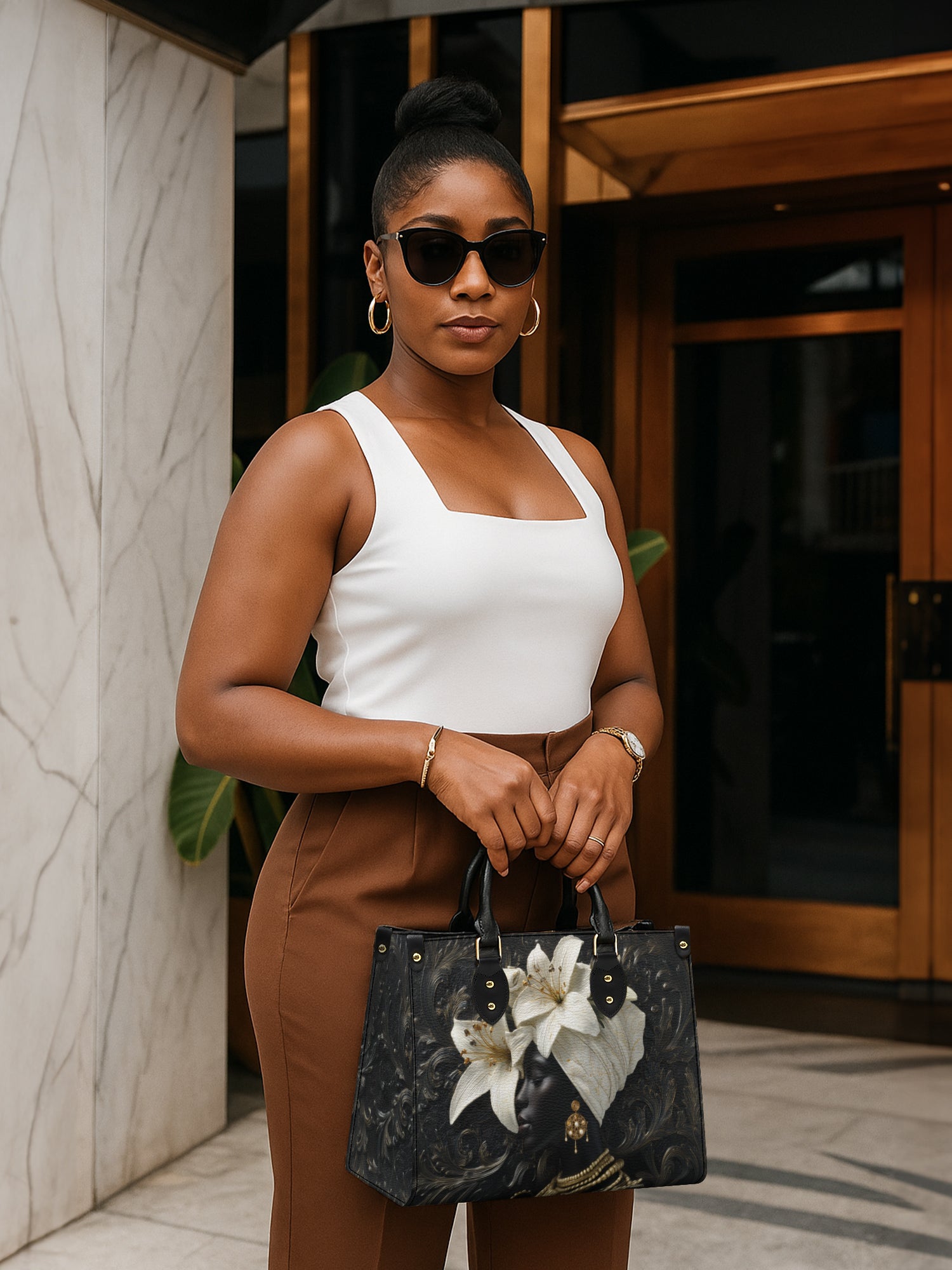 Ivory Lily Goddess Premium Leather Handbag QR0XD334