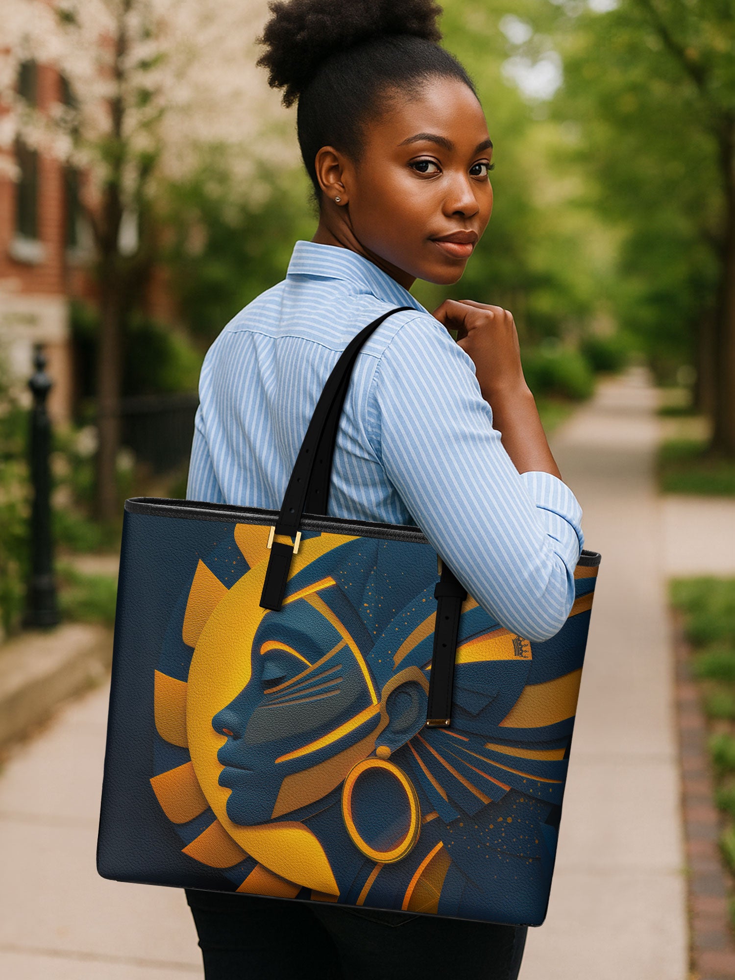 Echo of Light Sleek Leather Tote QR0TD035