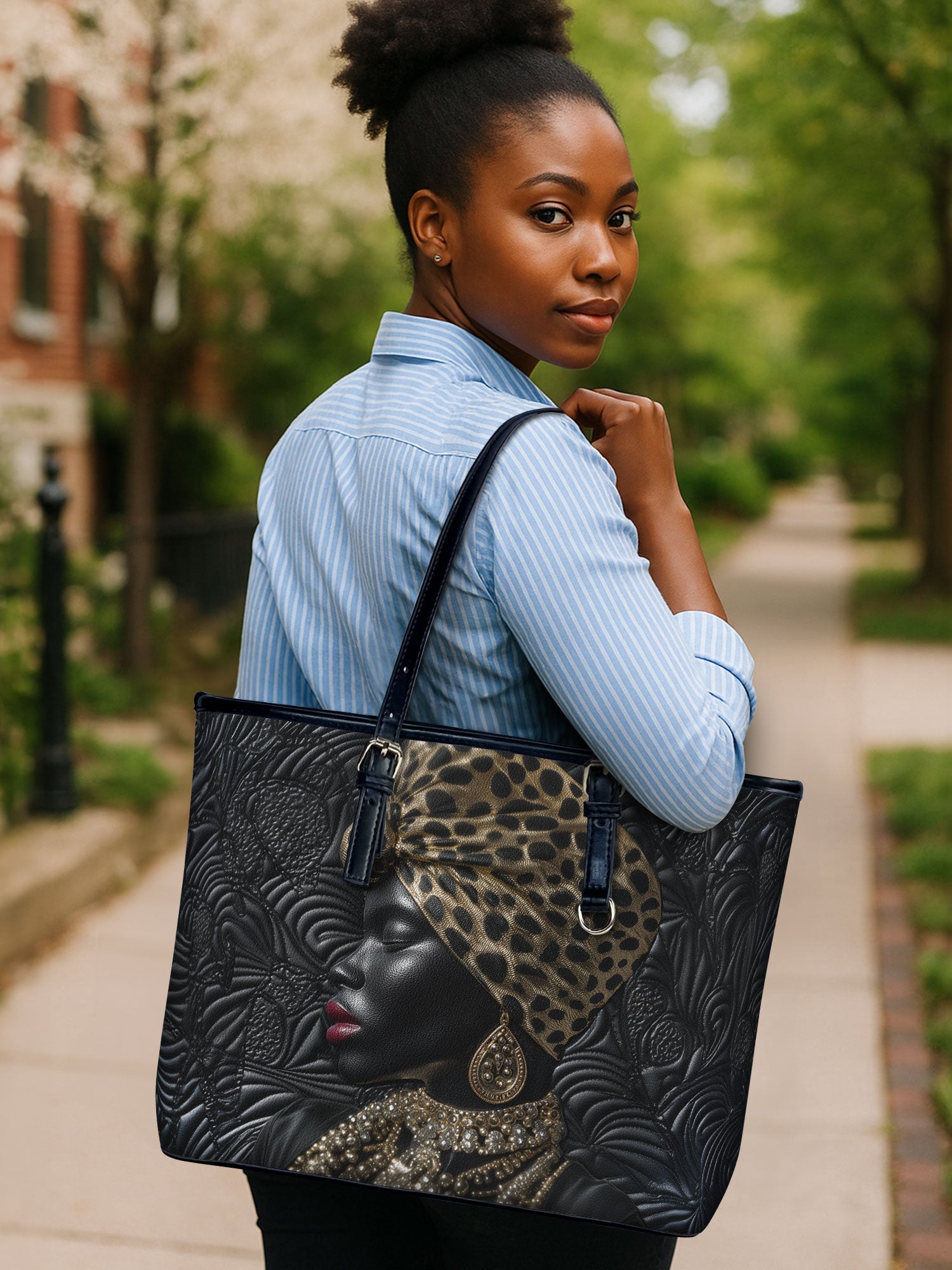 Regal Serenity Leather Bucket Bag QR0XD734