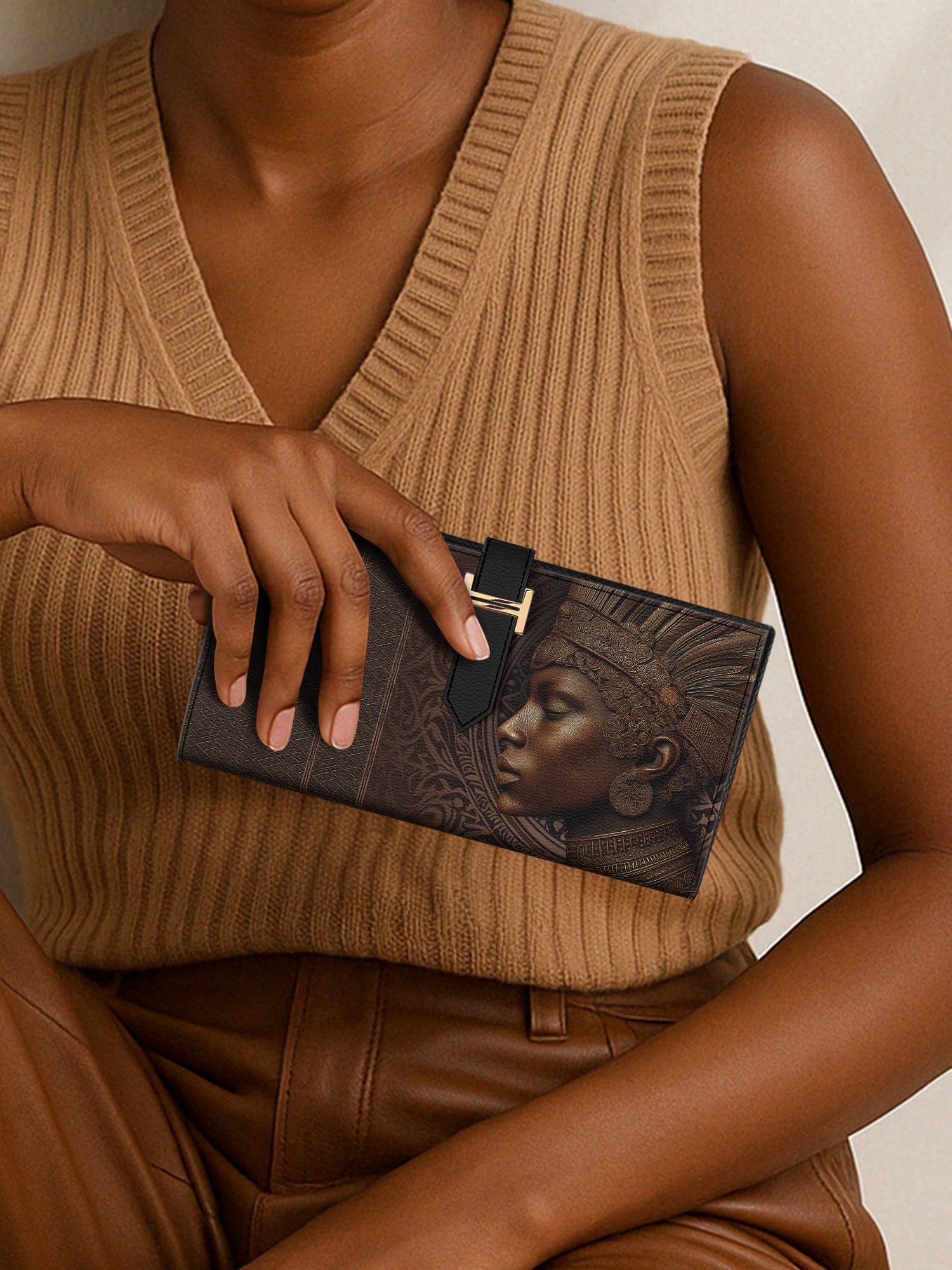 Rooted In Africa Tab Closure Wallet QR0XD016