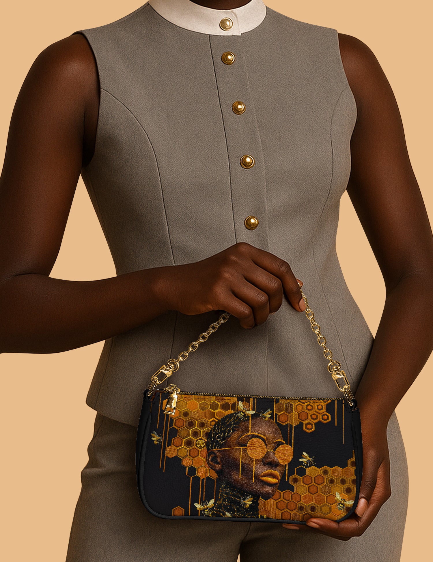 20250818_POCHETTE_BLACK_Royal-Nectar_ARND135_ADSG143_Mockup_Focus1.jpg