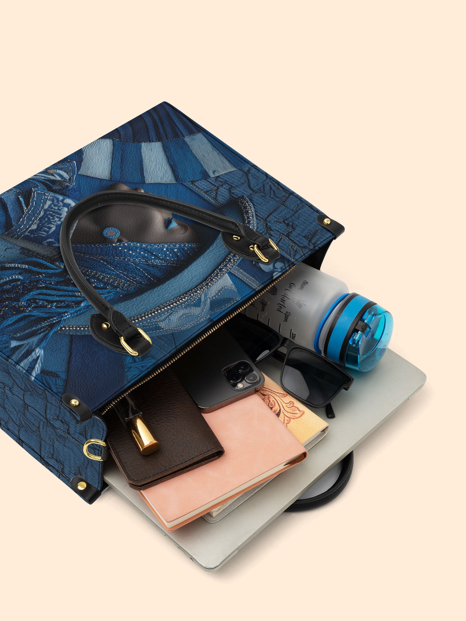 Savanna Wrangler Premium Leather Handbag QR0TD476