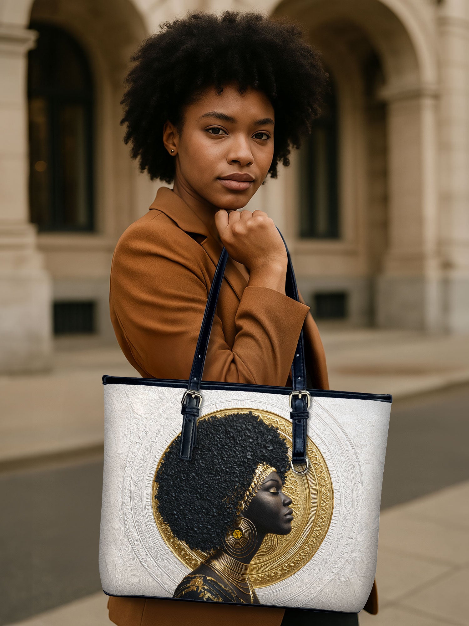 Crowned In Heritage Leather Bucket Bag QR0TV197