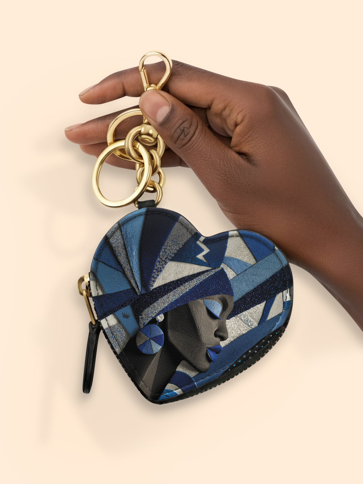 Amira Sol Heart Coin Pouch Bag Charm QR0XD406