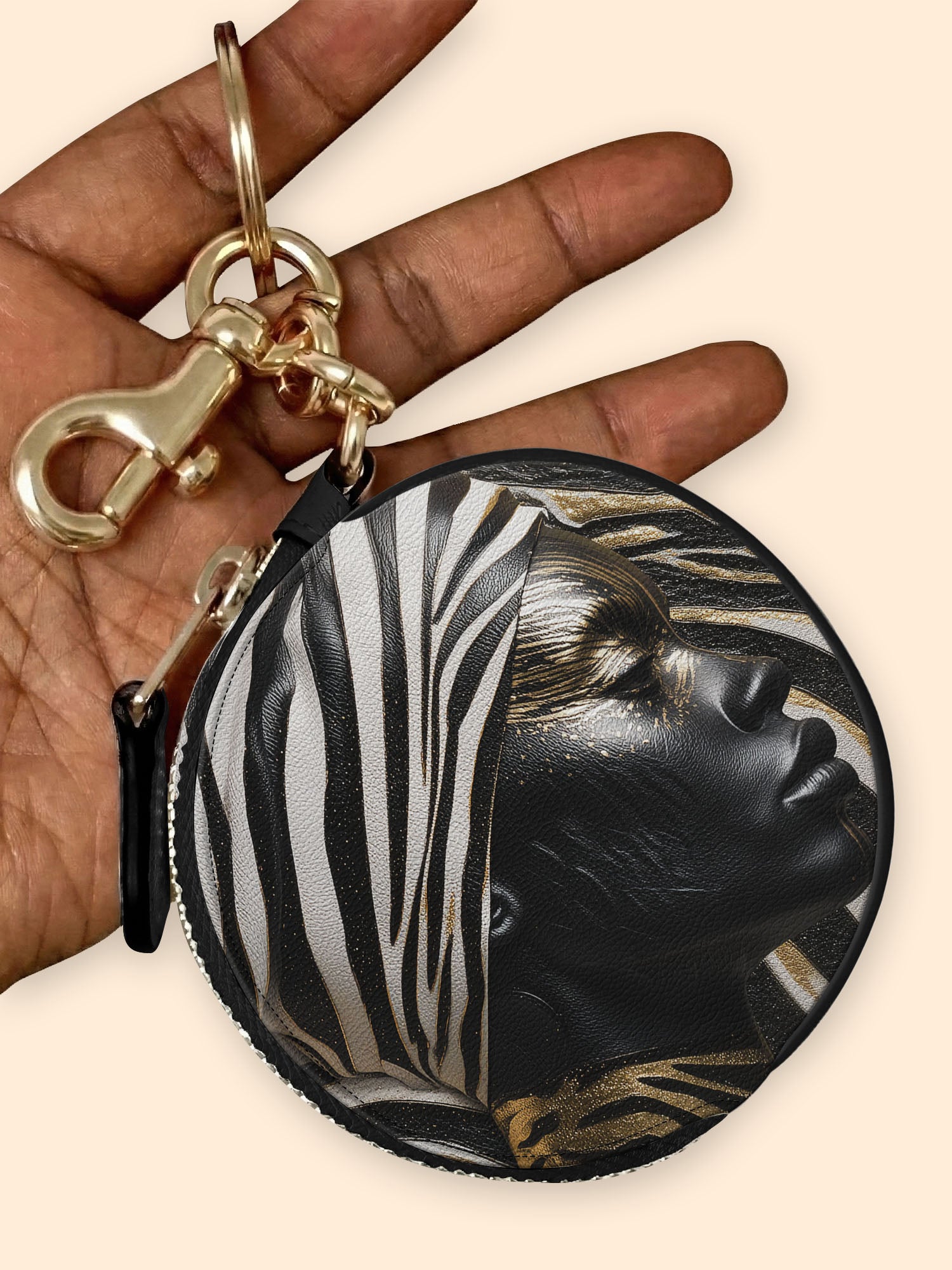 Aardwolf Aura Circular Coin Pouch Bag Charm QR0HH095