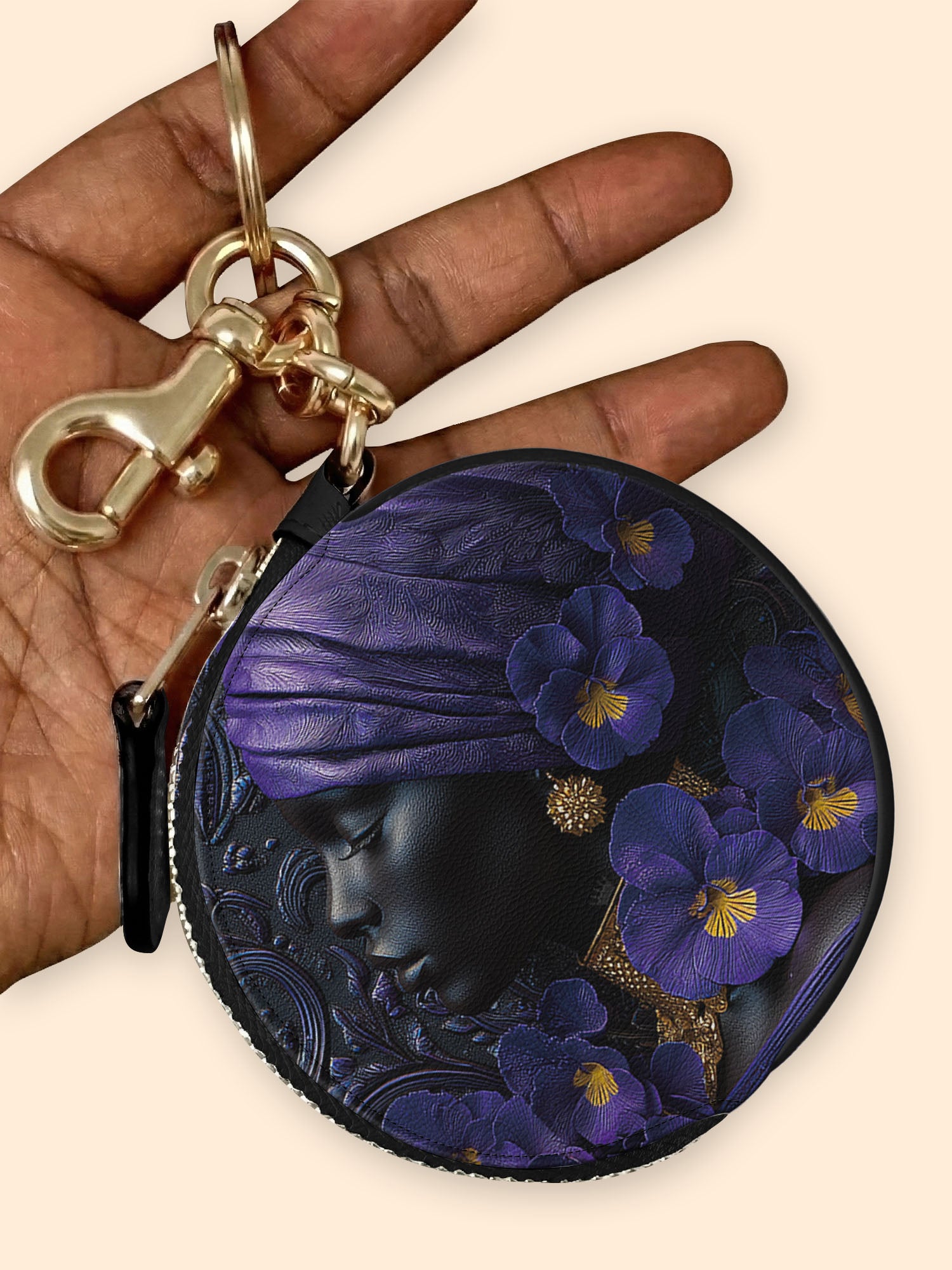 African Amulet Circular Coin Pouch Bag Charm QR0XD530