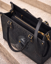 Crowned In Onyx Premium Leather Handbag QR0XD119
