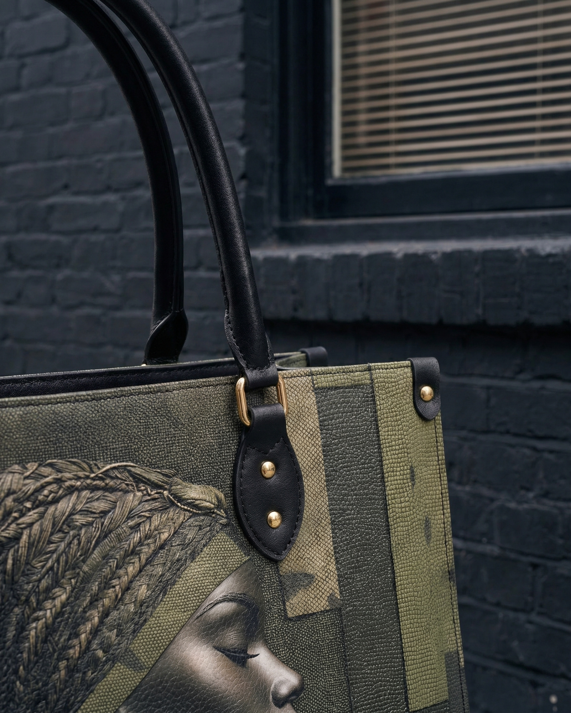 Braided Majesty Premium Leather Handbag QR0XD973