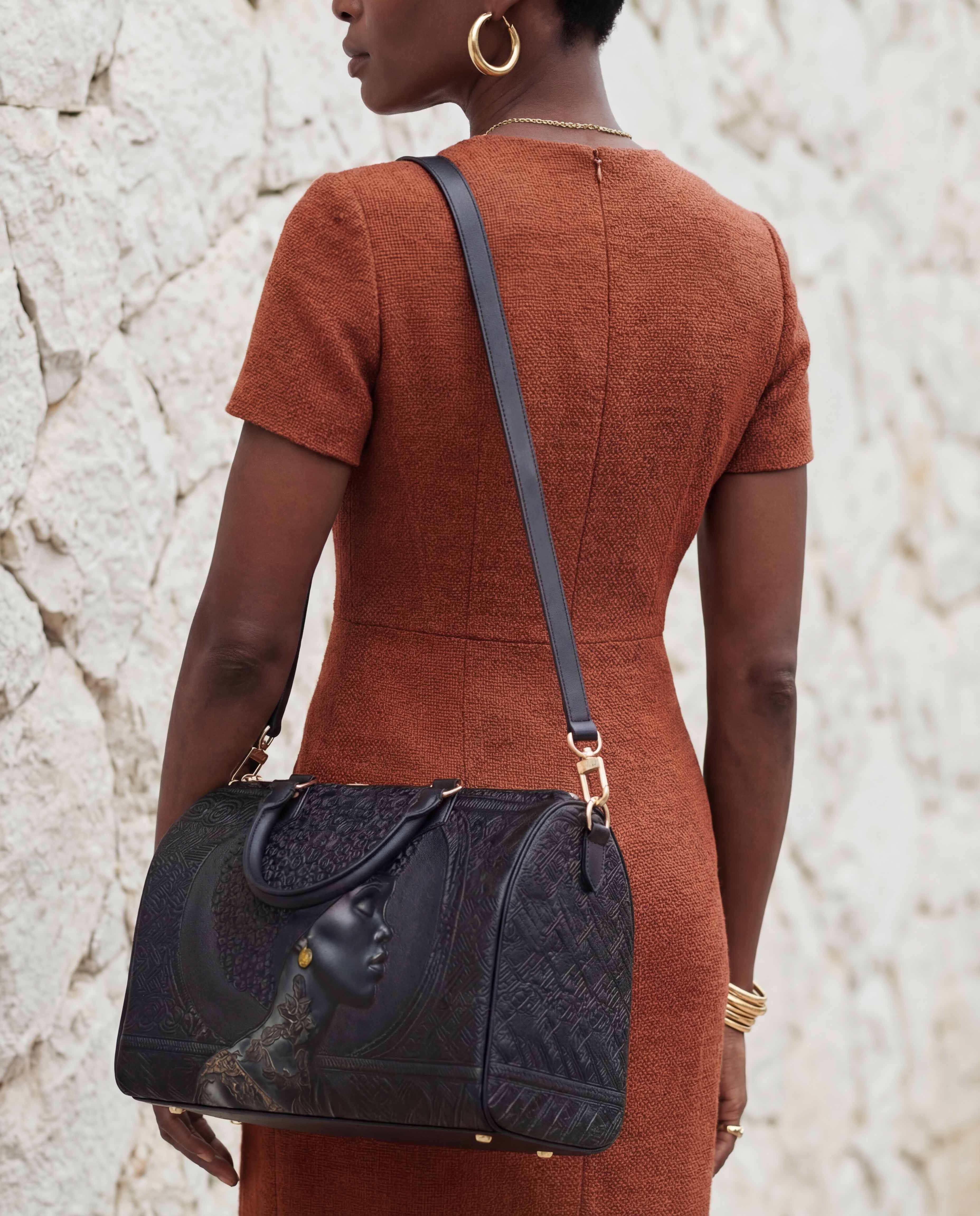 Crowned In Onyx Leather Boston Bag QR0XD119