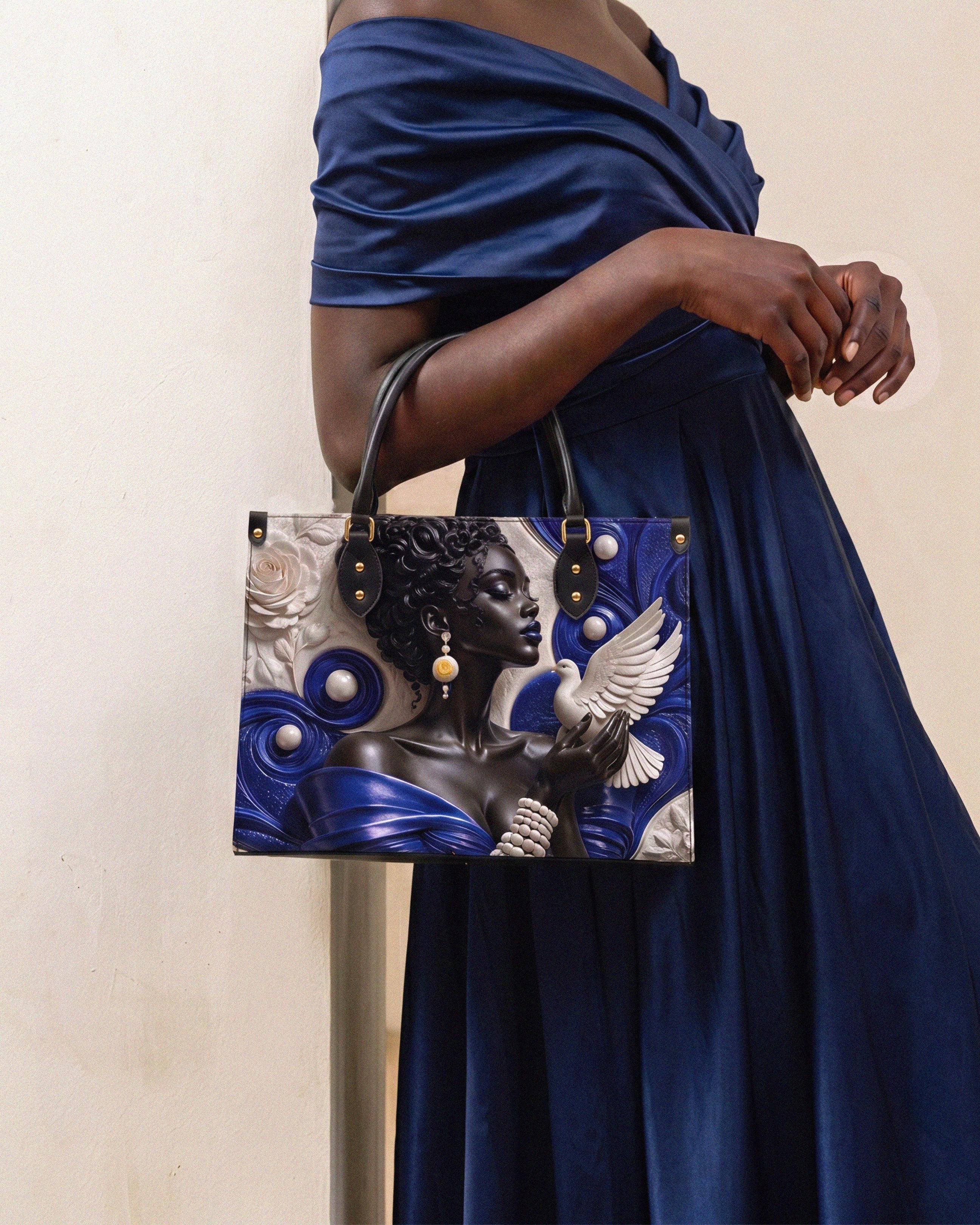 Royal Serene Premium Leather Handbag QR0HH213