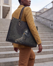 Crowned In Onyx Premium Leather Handbag QR0XD119