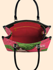 Divine Green Premium Leather Handbag QR0TD705