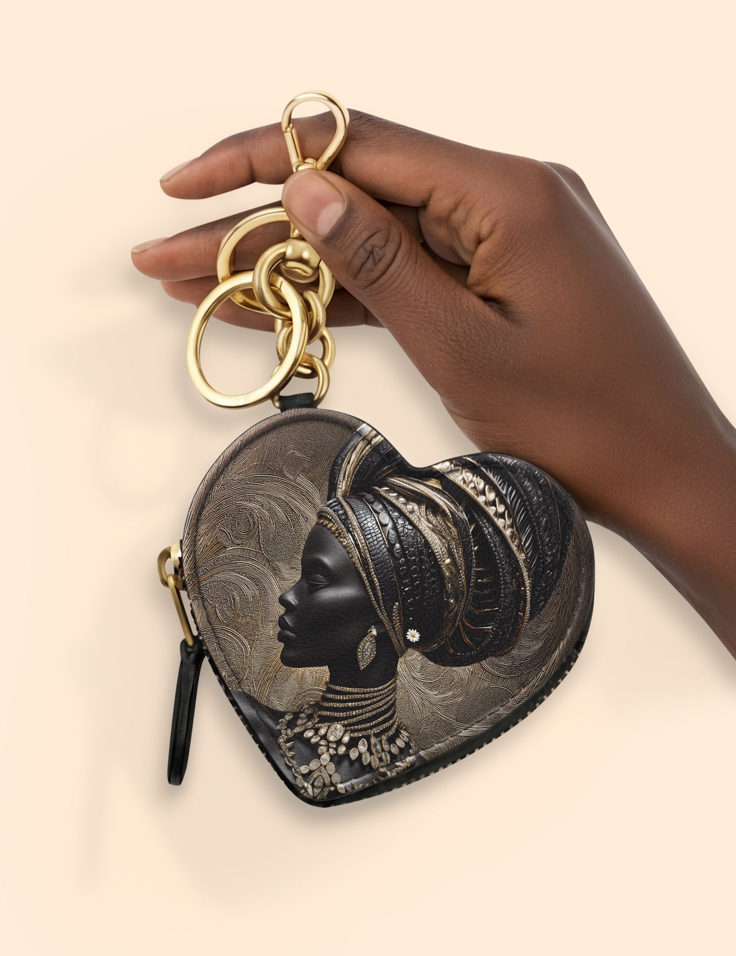 HeartCoinPouch_Focus1.jpg