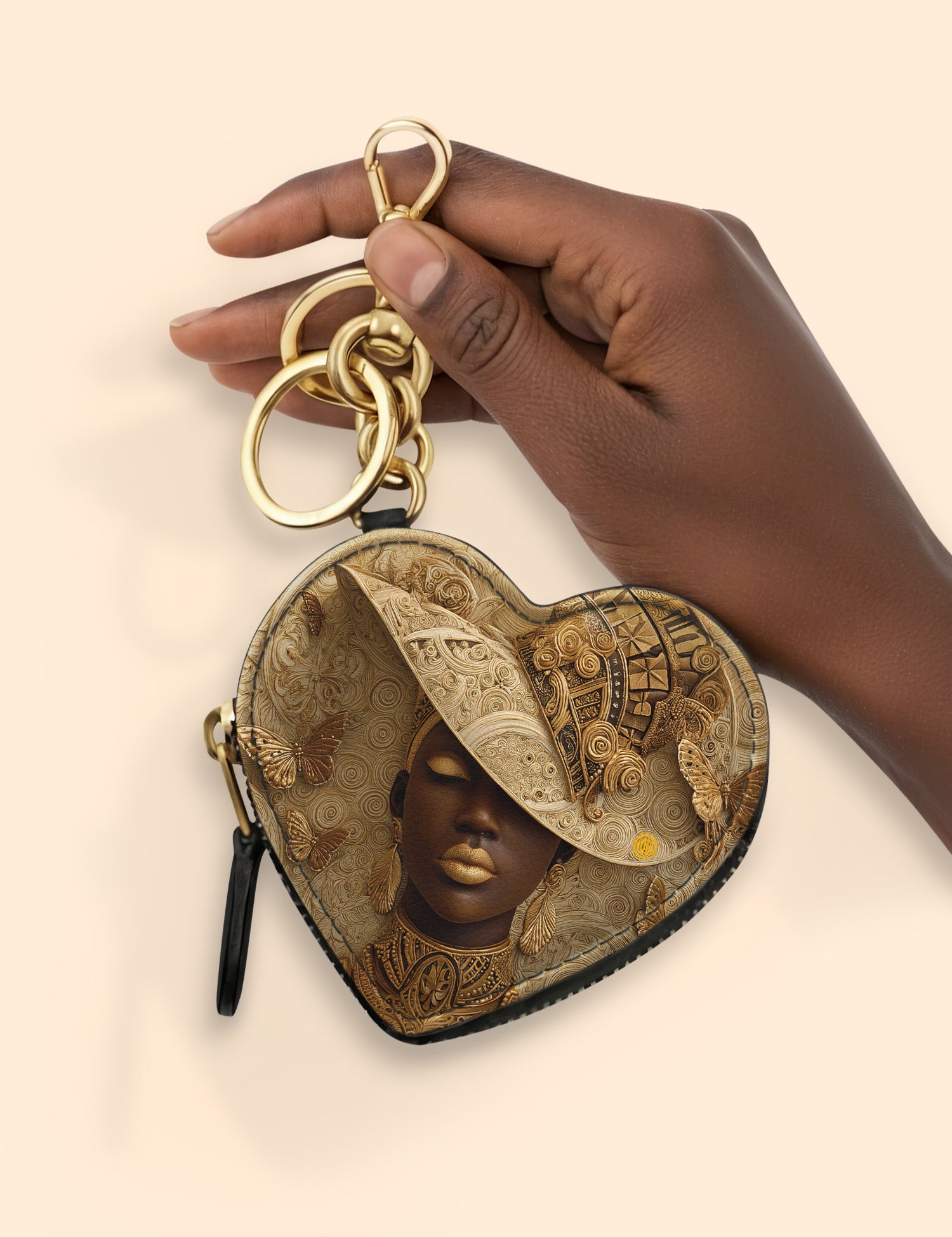 HeartCoinPouch_Focus1_6aad4d3e-674b-4044-97db-464bb9d28323.jpg