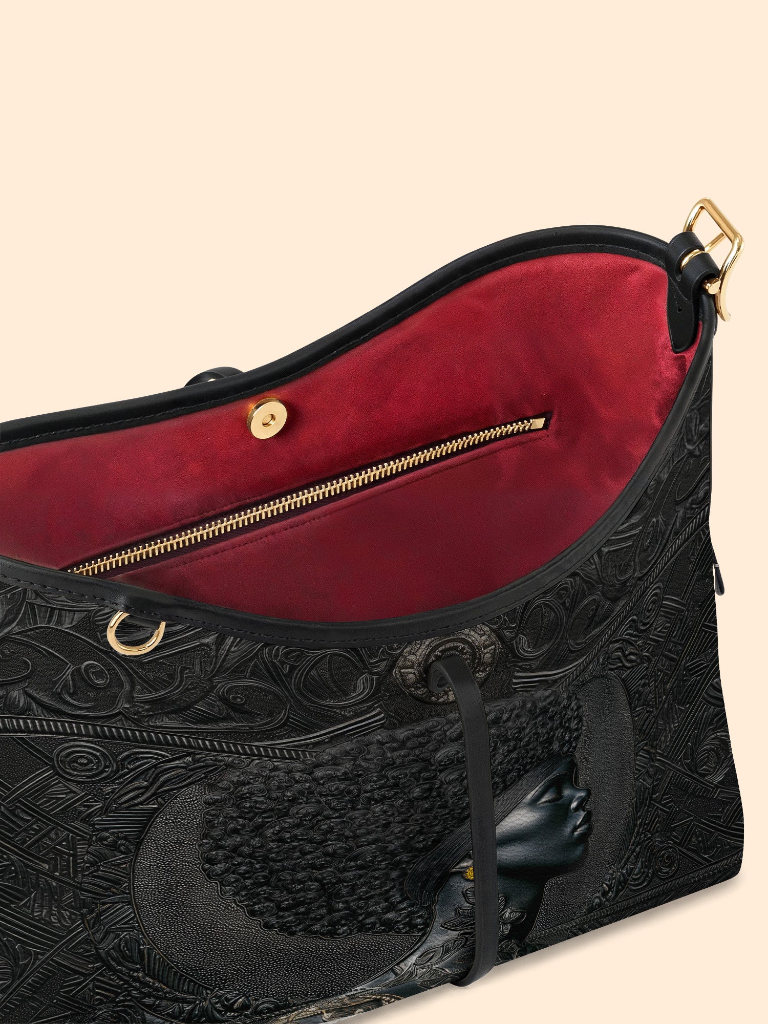 Crowned In Onyx Bowline Hobo Bag QR0XD119