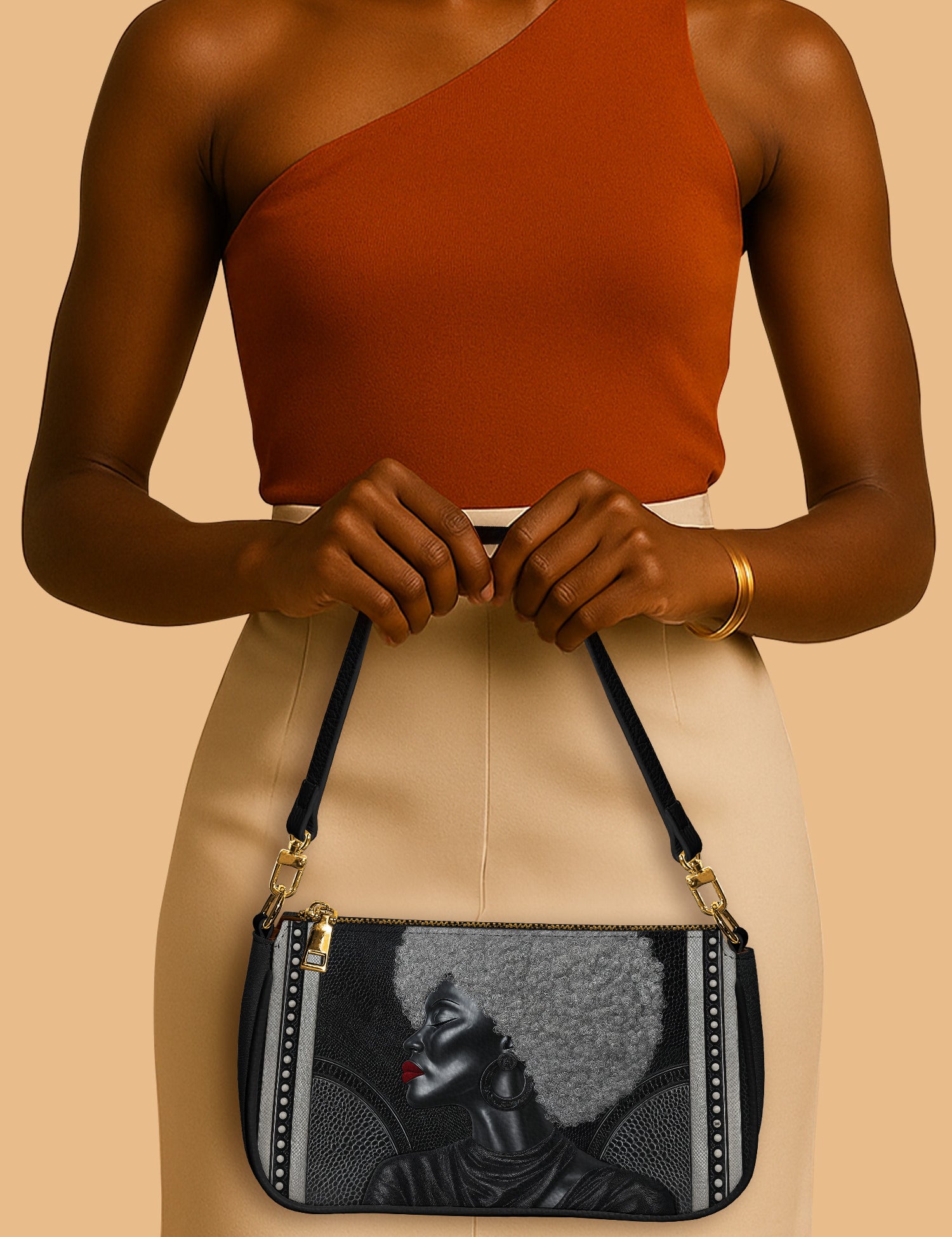 MOCK2_20260121_POCHETTE_BLACK_GRAND_SilverCrownMatriarch_ARND135_ADSG035_03.jpg