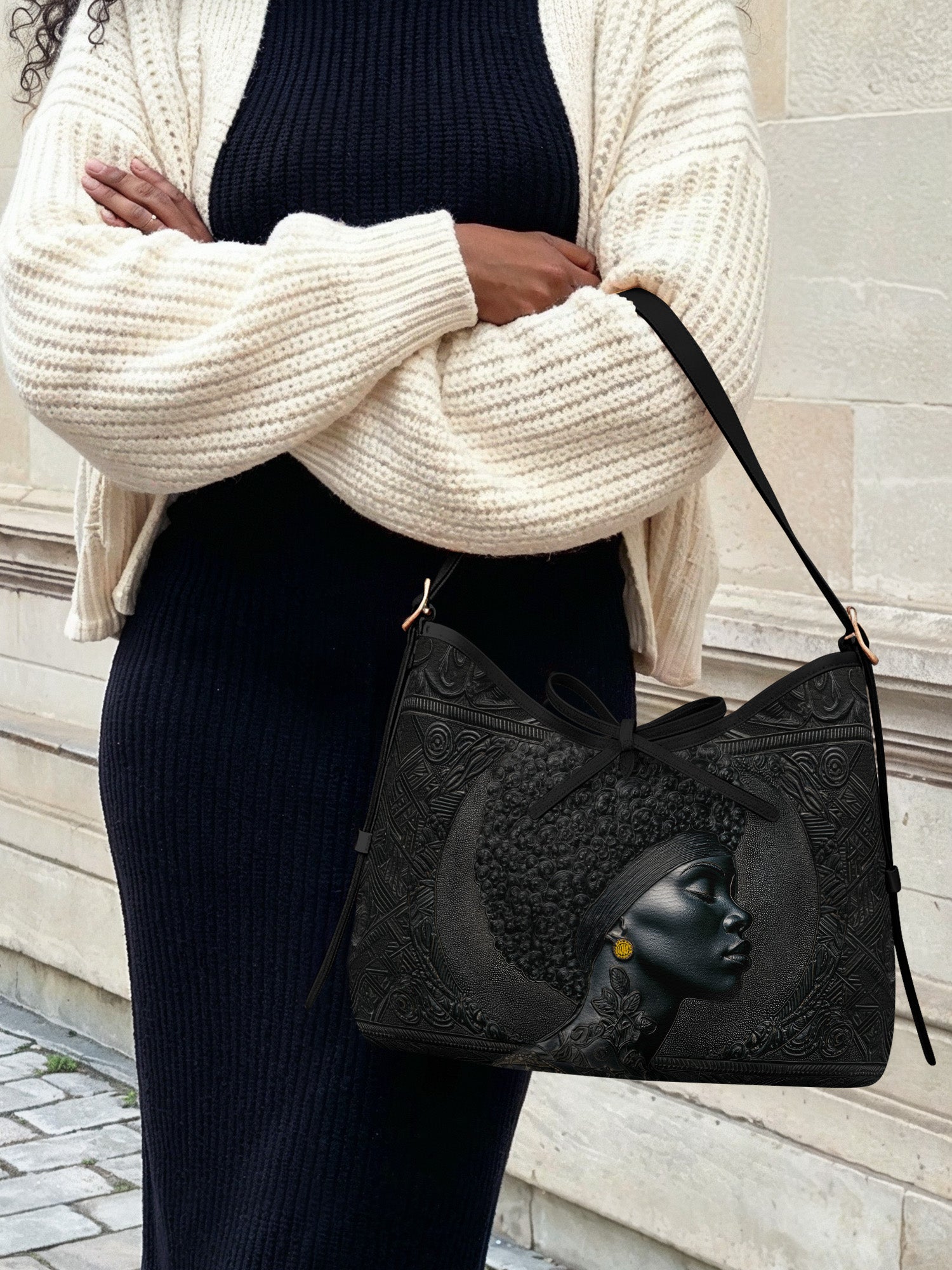 Crowned In Onyx Bowline Hobo Bag QR0XD119