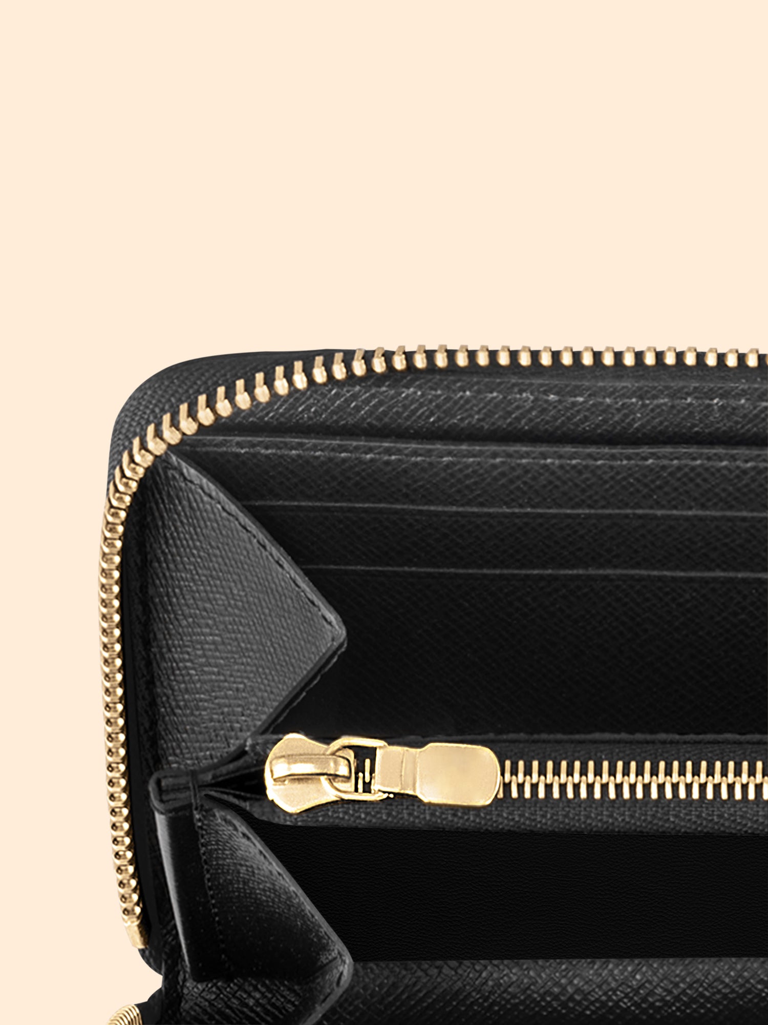 Legacy Line Slimline Zippy Wallet QR0TD250