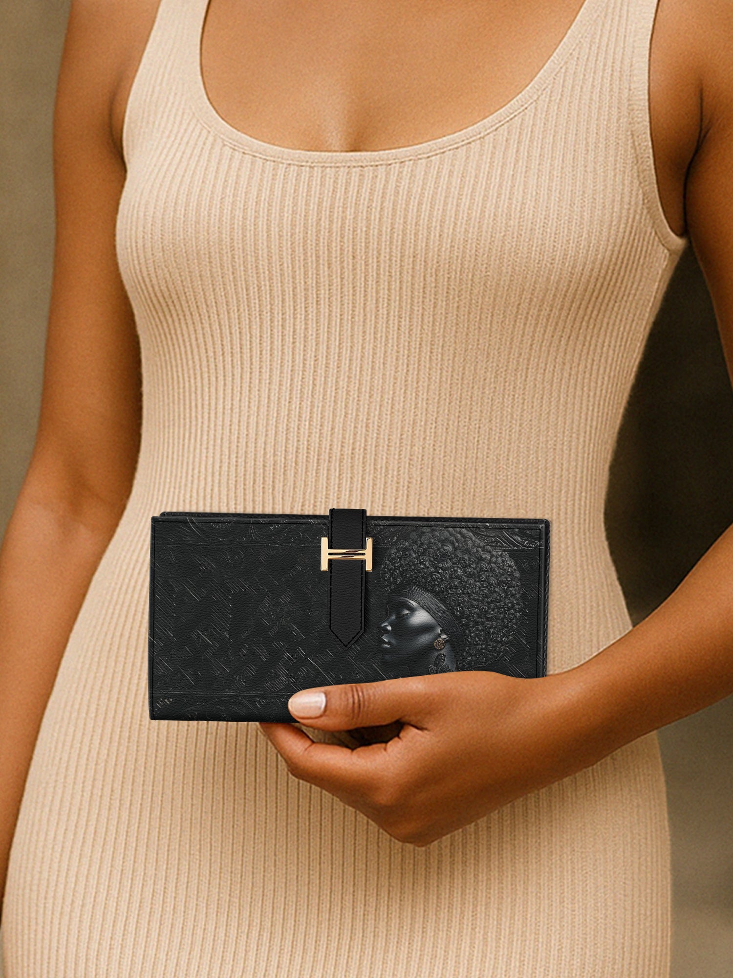 Crowned In Onyx Tab Closure Wallet QR0XD404