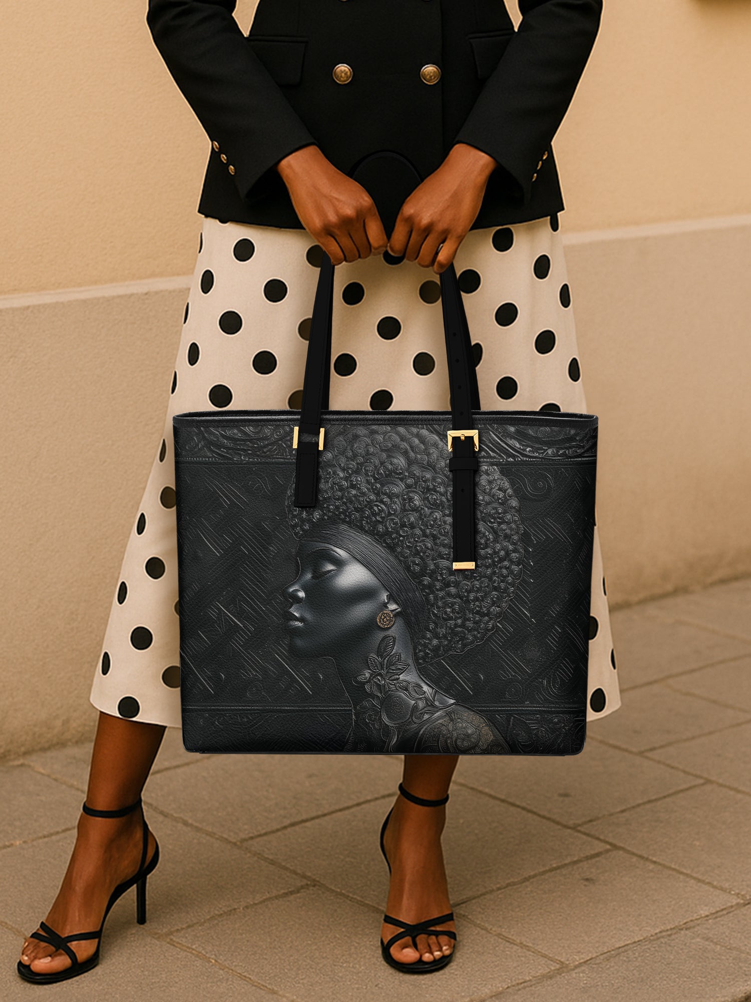 Crowned In Onyx Sleek Leather Tote QR0XD403