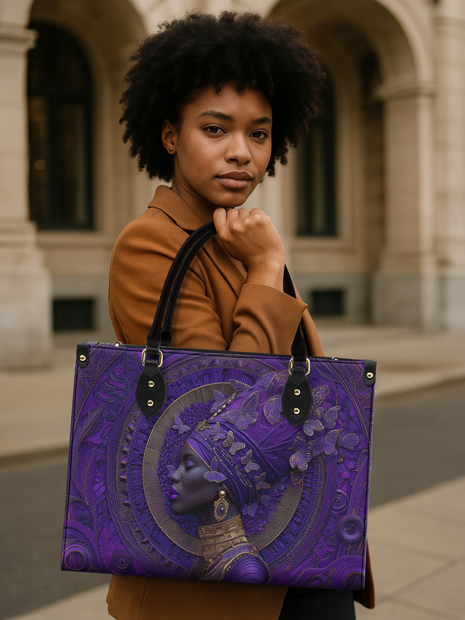 Divine Majesty Premium Leather Handbag QR0XD650