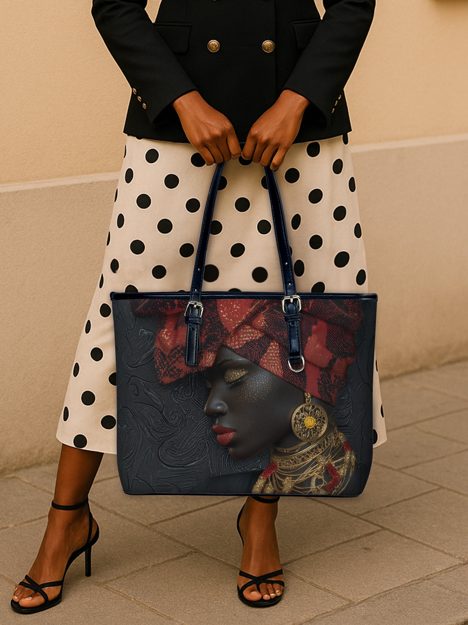 Scarlet Legacy Leather Bucket Bag QR0XD736